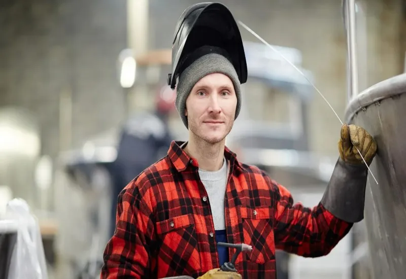 How to Respond to These Five Workplace Eye Injuries